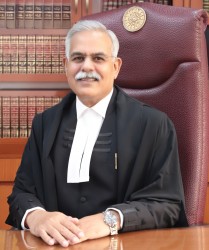 Hon’ble Mr. Justice VIVEK CHAUDHARY